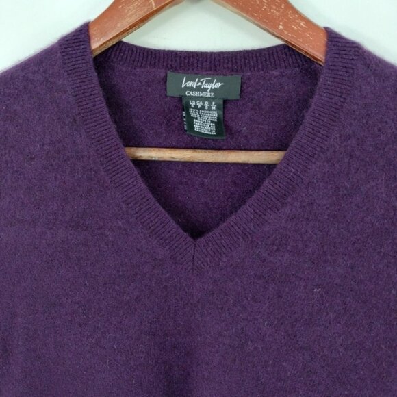 Lord &Taylor Sweater Small Purple 100% Cashmere Long Sleeve V-Neck Pullover - Picture 2 of 6